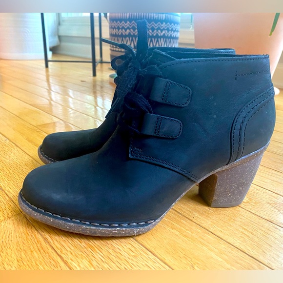 Clarks Ankle Boots Size 8 US - Picture 6 of 8
